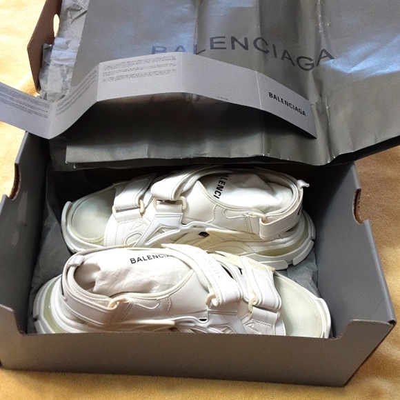 Balenciaga track sandals- very clean and good condition 👌 Unisex ‼️Authentic ‼️ - Picture 2 of 16